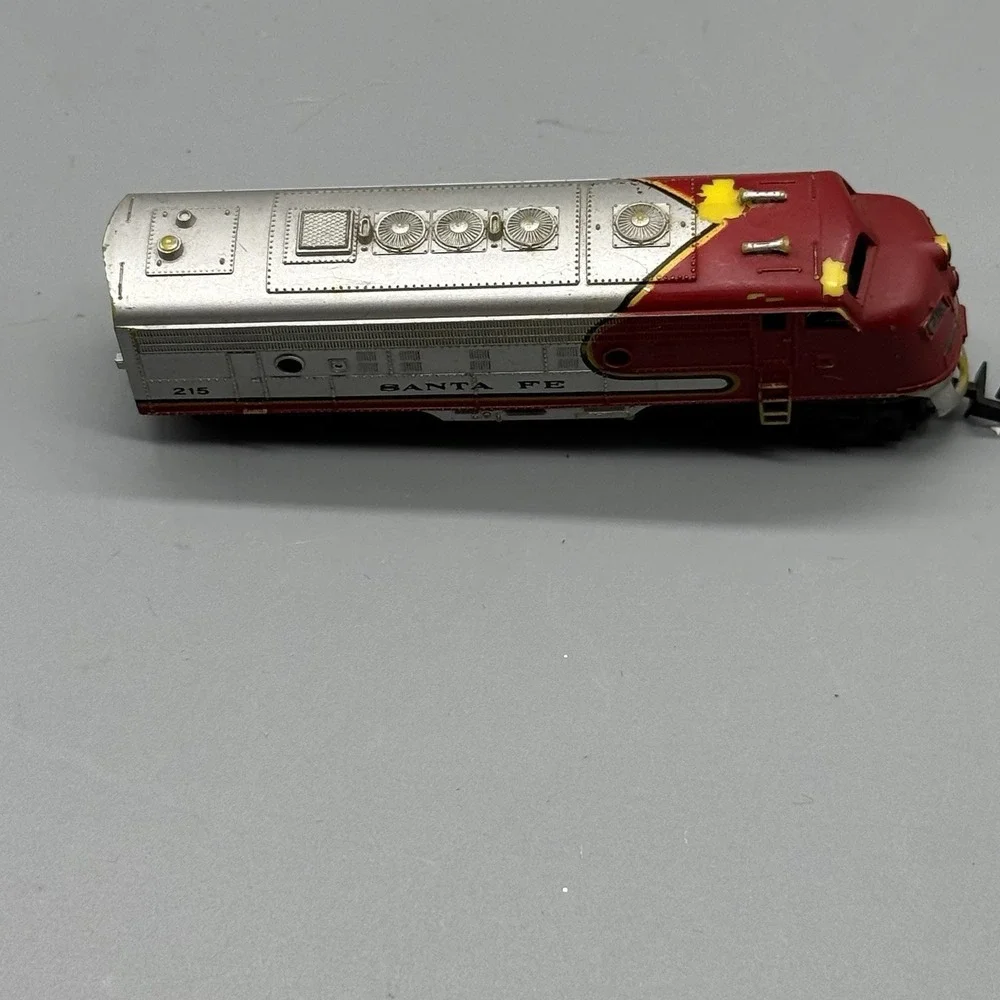 N Scale Bachmann Santa Fe F7A Diesel Locomotive 215 Works